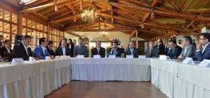 Los alcaldes y prefectos de Azuay, Ca&ntilde;ar y Morona Santiago se reunieron con las autoridades del Banco de Desarrollo del Ecuador (BEDE) en Cuenca.