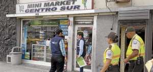 Polic&iacute;a vigila venta de licor cerca de colegios