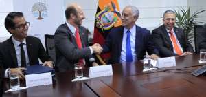 Autoridades de Ecuador y Chile firmaron un convenio sobre miner&iacute;a.