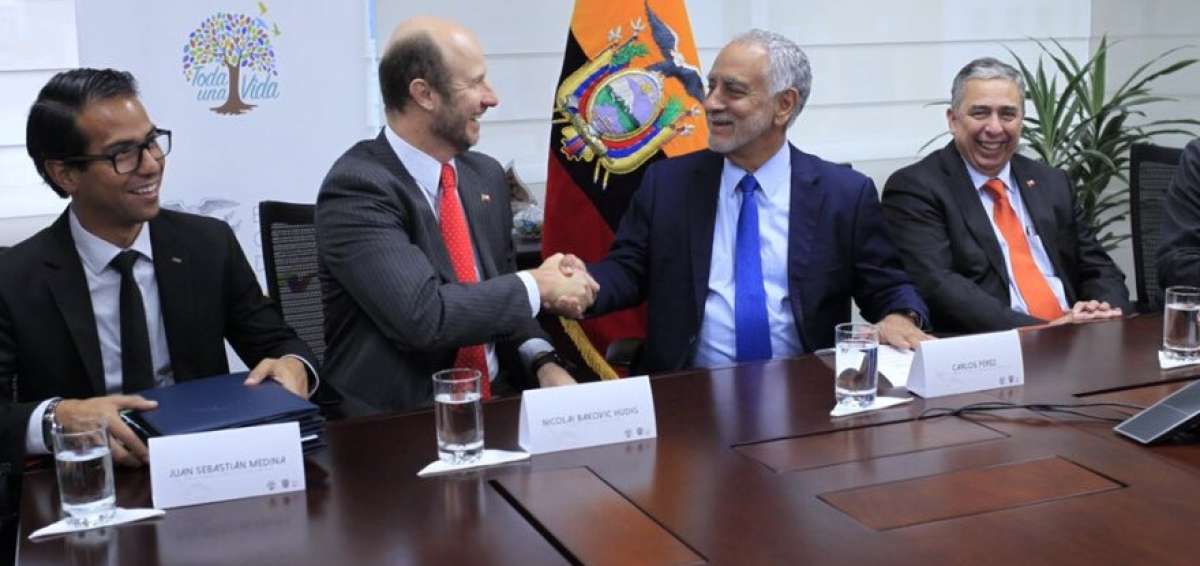 Autoridades de Ecuador y Chile firmaron un convenio sobre miner&iacute;a.