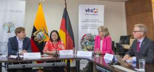 Ecuador fortalecer&aacute; la educaci&oacute;n para j&oacute;venes y adultos