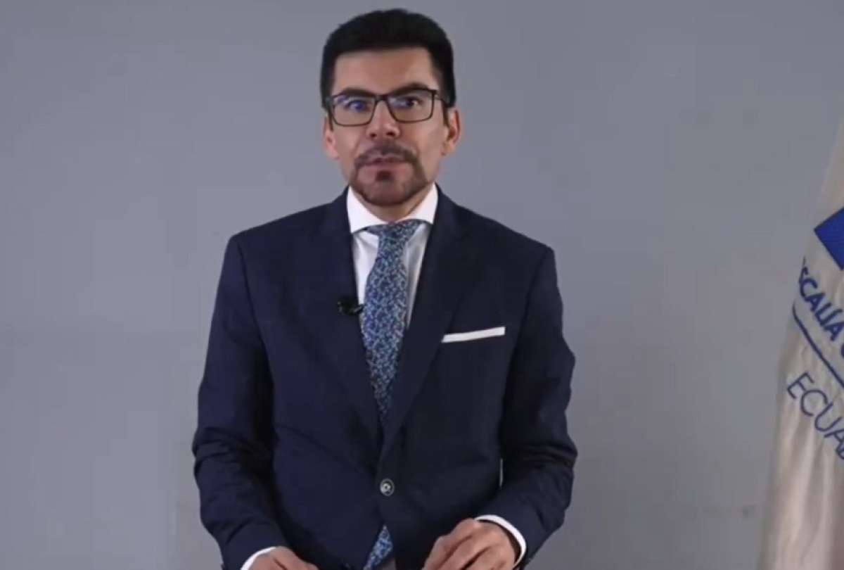 Carlos Alarcón asume funciones como fiscal general 