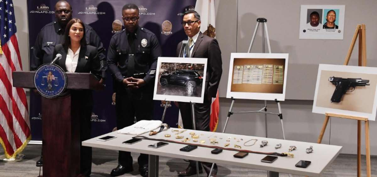 La Polic&iacute;a de Los &Aacute;ngeles hall&oacute; evidencias que vinculan a los detenidos con los robos en las casas de los famosos.