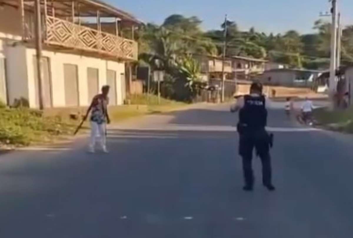 Polic&iacute;a tuvo que neutralizar a una persona que portaba un machete.