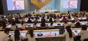 J&oacute;venes y ni&ntilde;os tambi&eacute;n participan en el evento. 