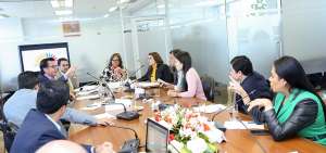 La Comisi&oacute;n ocasional sesion&oacute; por diez ocasiones, durante un mes, para trabajar en el informe para primer debate. La Constituci&oacute;n da un plazo de 30 d&iacute;as.