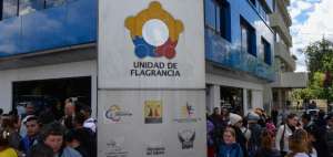 Ciudadanos cubanos en situaci&oacute;n irregular esperan por audiencia