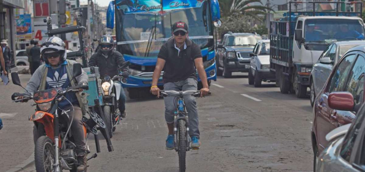 Gabriel (28 a&ntilde;os) trabaja en una empresa de mensajer&iacute;a &mdash;en bicicleta&mdash; desde hace un a&ntilde;o y medio.