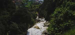 El Mach&aacute;ngara, el principal cauce natural de Quito, sirve como desaguadero de decenas de quebradas que atraviesan la ciudad en todas direcciones.