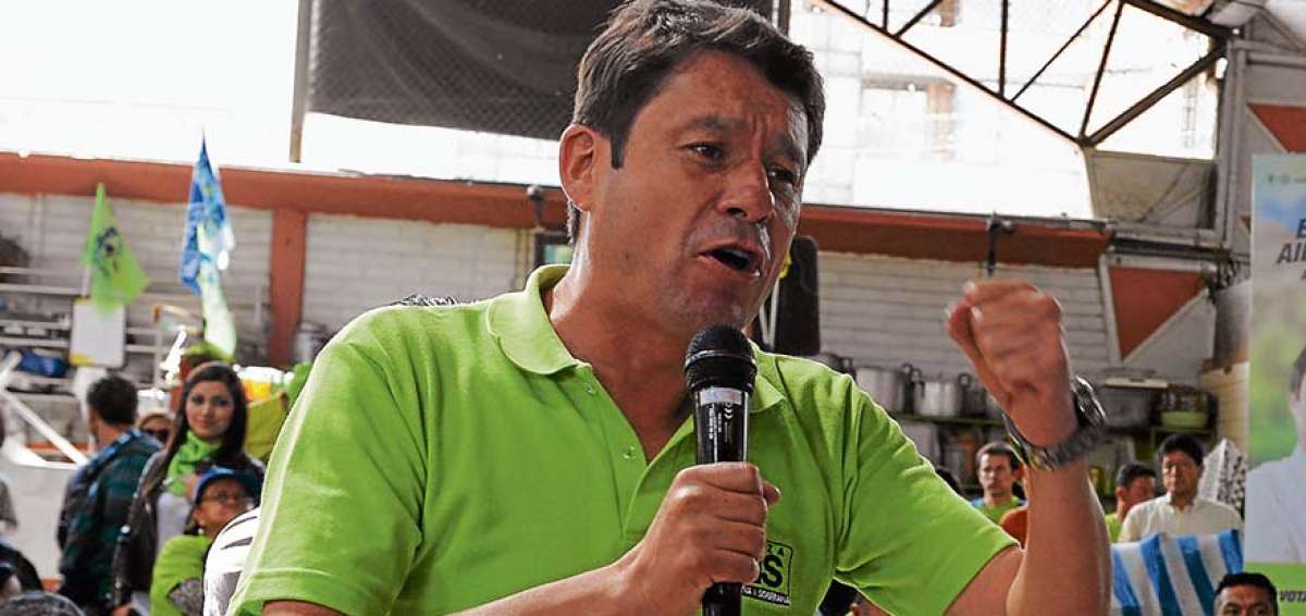 El exministro de Energ&iacute;a va por la lista 35.