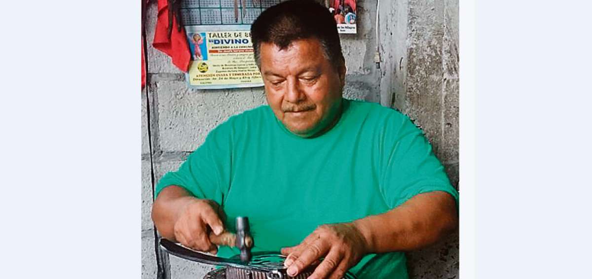 Labrar cuero, tradici&oacute;n ancestral de Salitre