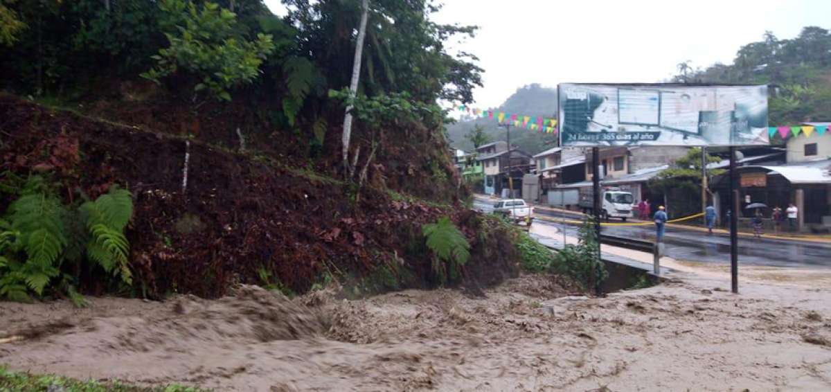 Las lluvias provocaron un incremento del flujo de agua en  las quebradas de General Leonidas Plaza, lo que ocasion&oacute; inundaciones en algunos sectores.
