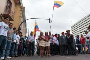 Decenas de waoranis mostraron su respaldo a la explotaci&oacute;n responsable del Yasun&iacute;.  Foto: John Guevara/ EL TEL&Eacute;GRAFO.