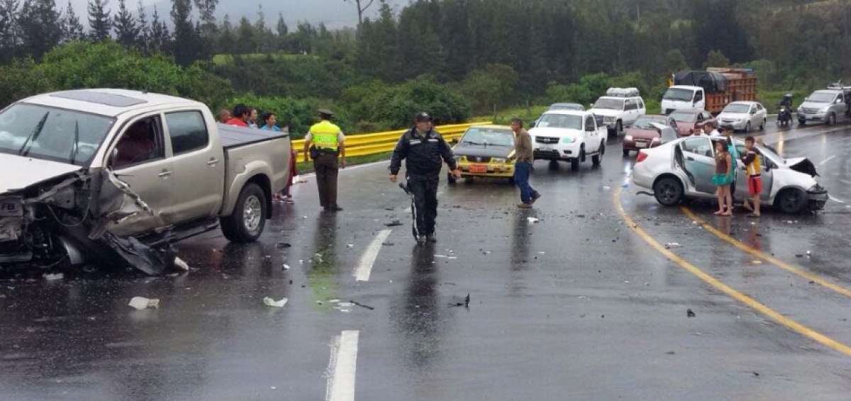 Polic&iacute;a durante el control en la v&iacute;a Al&oacute;ag.