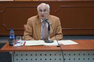 El seminario de Braunstein en Guayaquil se titul&oacute; &lsquo;La b&uacute;squeda del sentido en la vida y en la cura&rsquo;. Foto: Cortes&iacute;a Universidad Cat&oacute;lica de Santiago de Guayaquil
