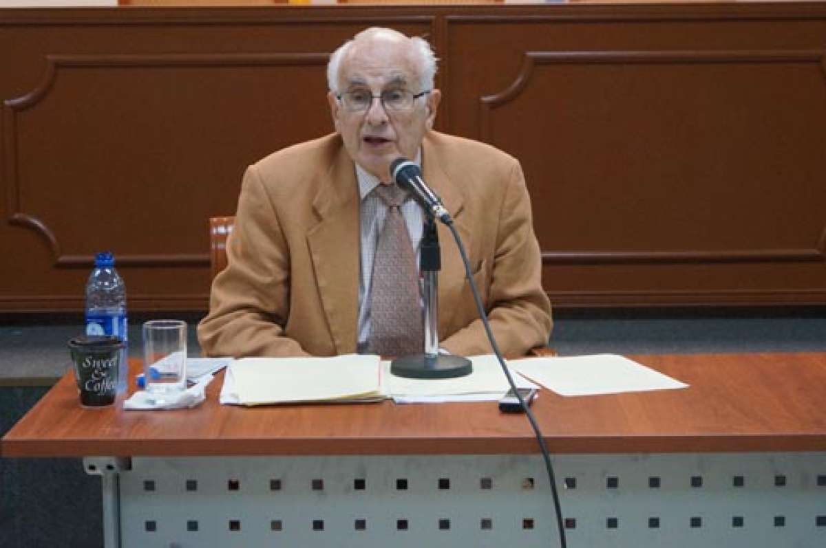 El seminario de Braunstein en Guayaquil se titul&oacute; &lsquo;La b&uacute;squeda del sentido en la vida y en la cura&rsquo;. Foto: Cortes&iacute;a Universidad Cat&oacute;lica de Santiago de Guayaquil