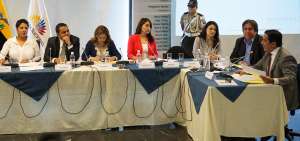 Oposici&oacute;n present&oacute; recortes de prensa como pruebas en juicio