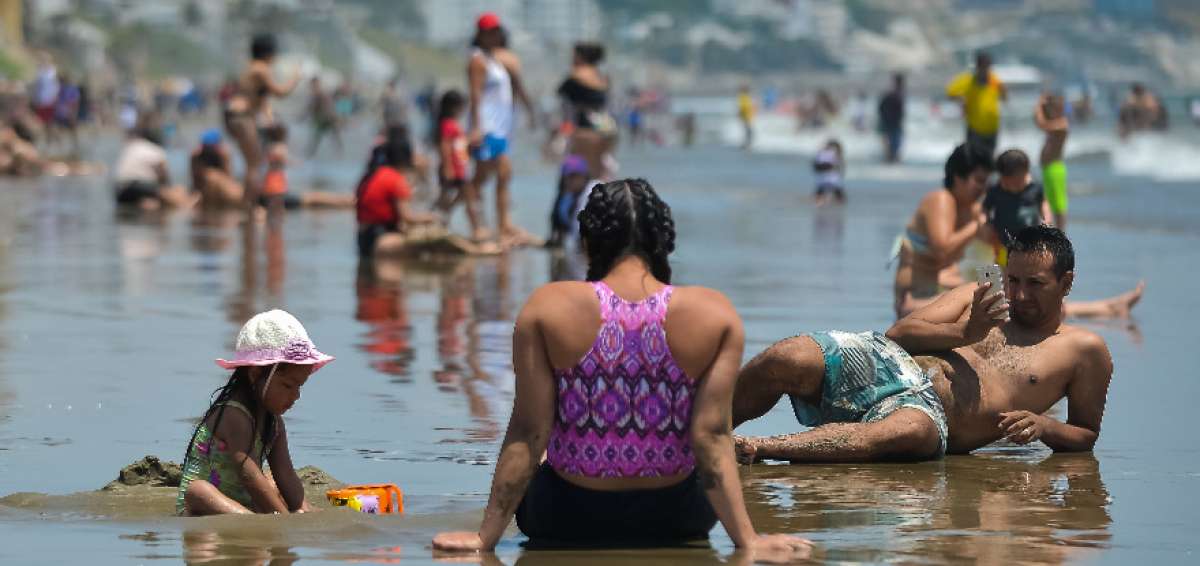 Miles de turistas llegaron a las playas de Manta en el &uacute;ltimo feriado. 