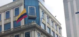 Retiran banderas de edificio de Prefectura sin cumplir los protocolos