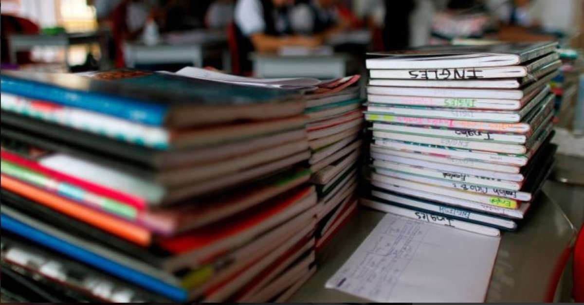 Ministerio de Educaci&oacute;n prepara banco de libros