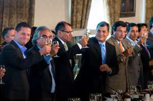 El presidente Rafael Correa recibi&oacute; hoy en el Palacio de Carondelet a las autoridades electas. Foto: John Guevara / El Tel&eacute;grafo 
