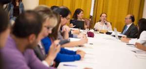 La embajadora Mar&iacute;a Fernanda Espinosa lider&oacute; el taller realizado en la Canciller&iacute;a, en Quito.