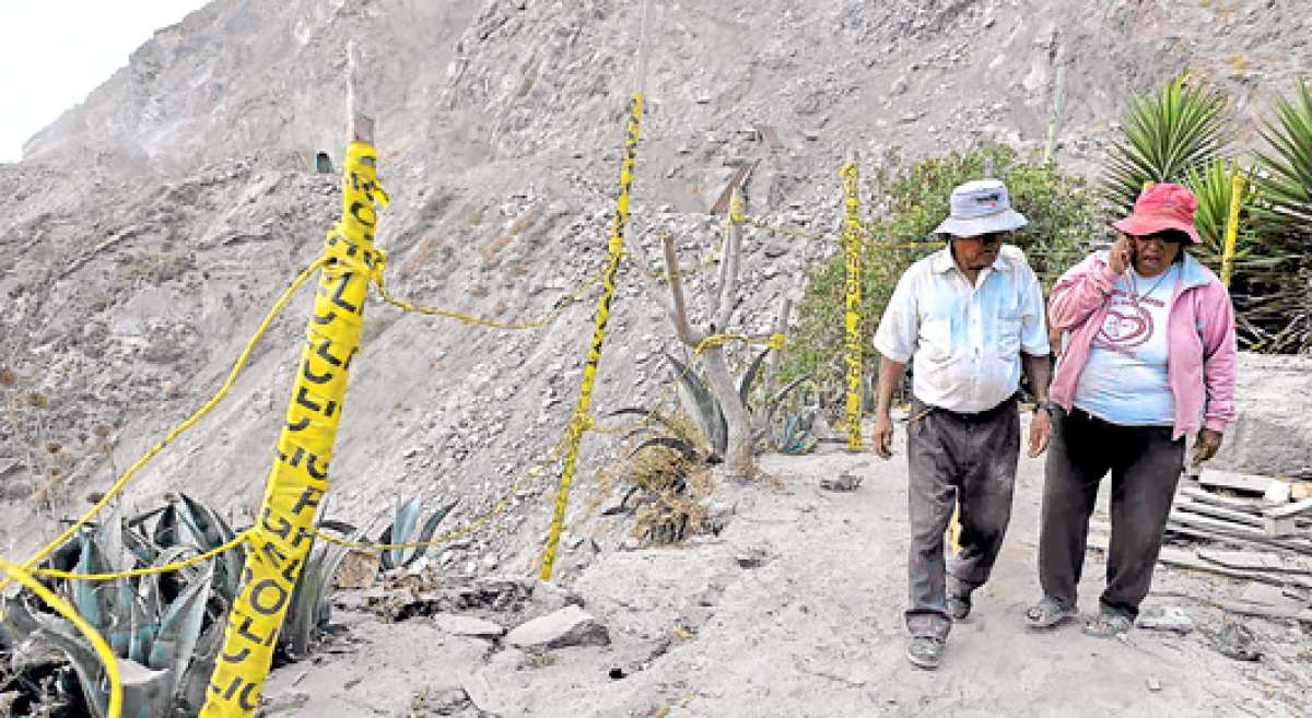 En parroquias, las zonas de riesgo son se&ntilde;aladas con cinta amarilla. El COE Provincial atiende en las mesas de Infraestructura, Seguridad y Atenci&oacute;n Ciudadana. Foto: &Auml;lvaro P&eacute;rez / El Tel&eacute;grafo.