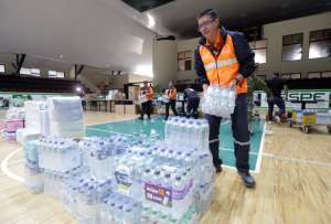 Ecuador activa centros de acopio para canalizar donaciones a familias afectadas en Venezuela