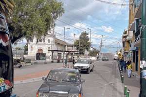 El intenso movimiento ciudadano y la activiad comercial son 2 de las caracter&iacute;sticas principales de la parroquia Calder&oacute;n, aunque en sectores como las comunas Oyacoto y San Miguel del Com&uacute;n, a&uacute;n se cultiva la tierra. Foto: Alvaro P&eacute;rez/ El Tel&eacute;grafo