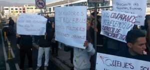 Personal de la Empresa de Pasajeros protesta en la estaci&oacute;n La Magdalena del Metro