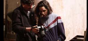 La cineasta Ana Cristina Barrag&aacute;n durante la grabaci&oacute;n de uno de sus filmes. 