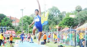 El lojano Fabi&aacute;n Valencia, de 14 a&ntilde;os, tambi&eacute;n consigui&oacute; una medalla de bronce en salto largo con una distancia de 6,43 metros. Foto: cortes&iacute;a