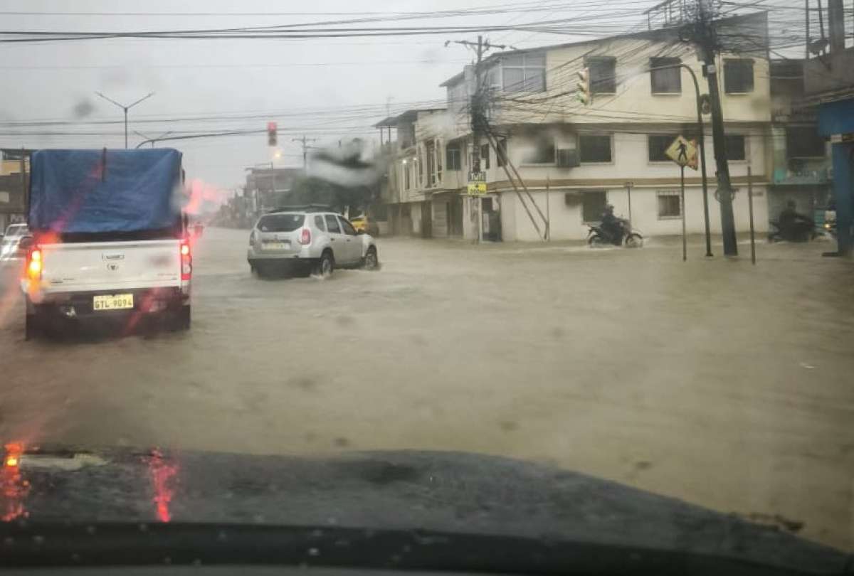 Lluvias elevan niveles de alerta: roja, naranja y amarilla en todo el pa&iacute;s