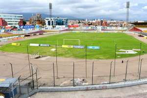 En  2006 el estadio fue cedido en comodato a la Federaci&oacute;n Deportiva del Azuay. Foto: Jos&eacute; Luis LLivisaca