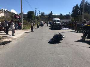 Un hombre que iba en moto falleci&oacute; al accidentarse en la v&iacute;a a Penipe, Chimborazo.