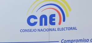 El Instituto de la Democracia instruye a mujeres de Cotopaxi