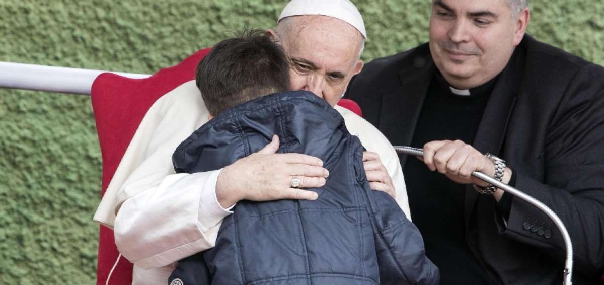 El Papa responde a un ni&ntilde;o que le pregunt&oacute; si su padre ateo est&aacute; en el cielo