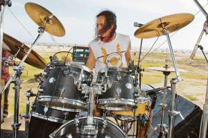 El baterista Willy Wong es el  l&iacute;der de la agrupaci&oacute;n de rock que lleva su nombre. Foto: Cortes&iacute;a