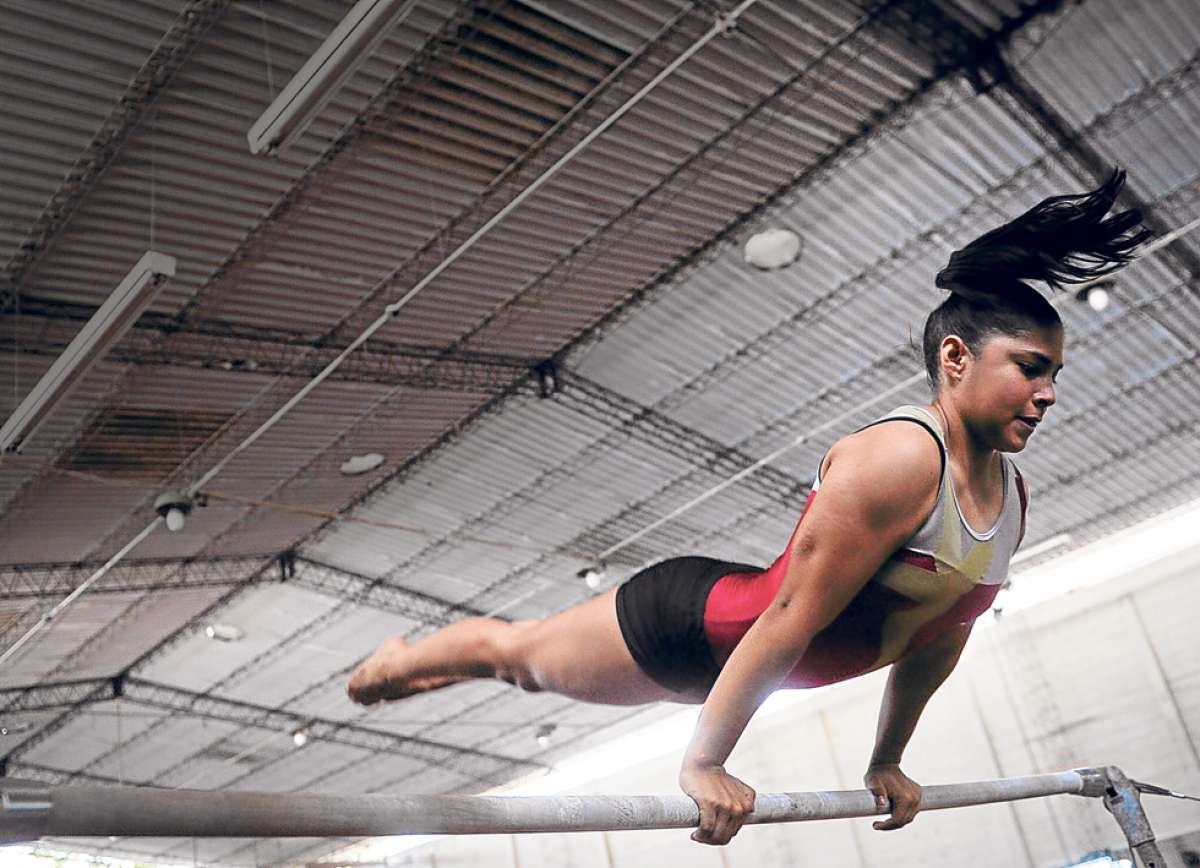 Elid Hellwing practica gimnasia art&iacute;stica desde que tiene 6 a&ntilde;os. En el selectivo de Portoviejo tuvo su mejor puntaje (13.400) en la modalidad de viga. Foto: Lylibeth Coloma / El Tel&eacute;grafo