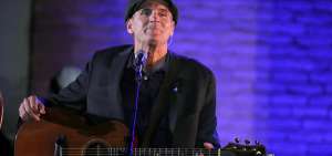   El cantautor estadounidense James Taylor no se presentar&aacute; en Manila, en se&ntilde;al de protesta por la sangrienta pol&iacute;tica antidroga.