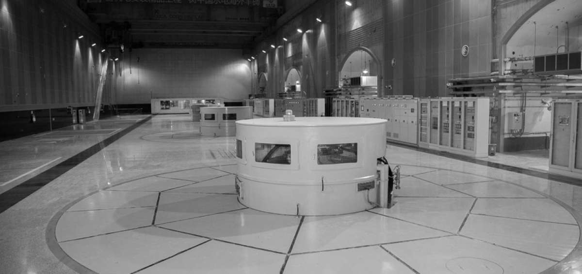 La central hidroel&eacute;ctrica Coca Codo Sinclair (entre Napo y Sucumb&iacute;os) es inaugurada el 18 de noviembre de 2016.