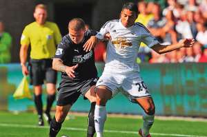 Swansea de Montero tiene puntaje perfecto en la Premier