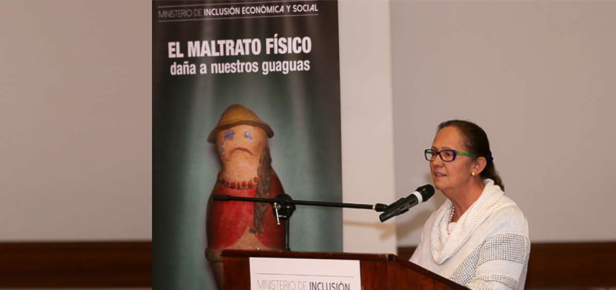 Berenice Cordero, titulare del Ministerio de Inclusi&oacute;n Econ&oacute;mica y Social (MIES), durante su intervenci&oacute;n en el lanzamiento de la campa&ntilde;a ''Ni una guagua menos''.