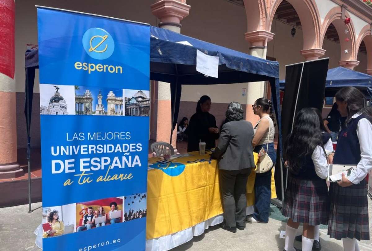 Jorge y Andr&eacute;s Bravo (padre e hijo) crearon ESPERON tras enfrentar las trabas para estudiar en el exterior.