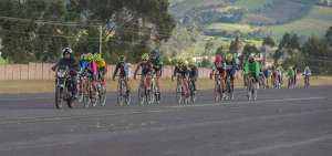 La Vuelta a la Juventud acoge a los ciclistas en formaci&oacute;n
