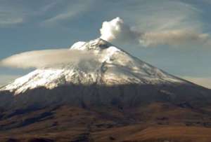 La emisión de ceniza se registró en varias localidades de Pichincha como el sur de Quito y los valles.