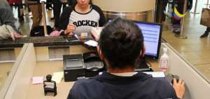 Los extranjeros deben regularizar su estatus en el pa&iacute;s y evitar multa