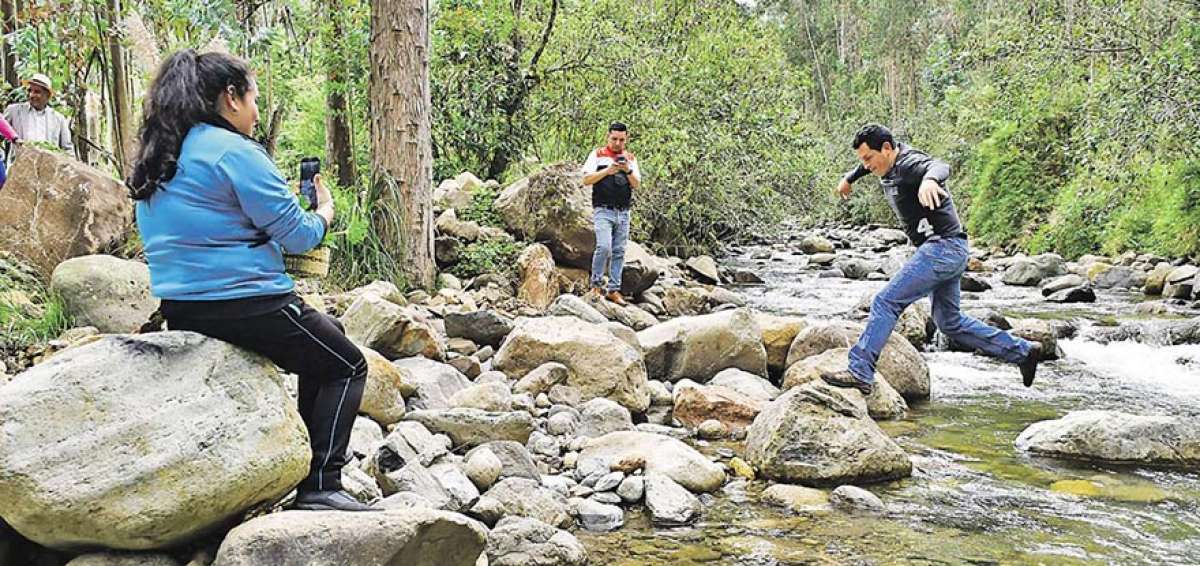 La familia puede disfrutar de espacios ecol&oacute;gicos como cascadas y r&iacute;os, adem&aacute;s de variedad gastron&oacute;mica, platos t&iacute;picos y otras actividades.