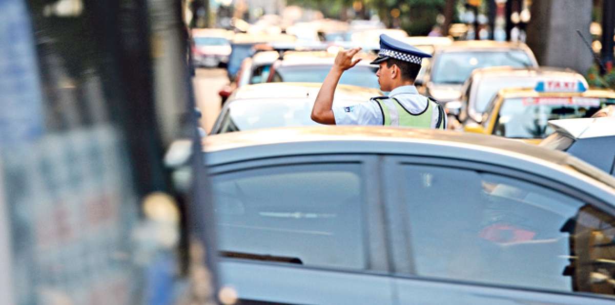 Desde hoy se aplica sanci&oacute;n a conductores que obstruyan 7 intersecciones de Guayaquil 