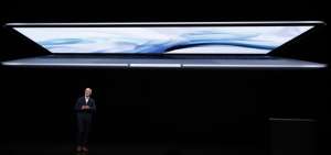  El consejero delegado de Apple, Tim Cook, ofrece un discurso durante un evento en la Brooklyn Academy of Music en Nueva York (Estados Unidos).